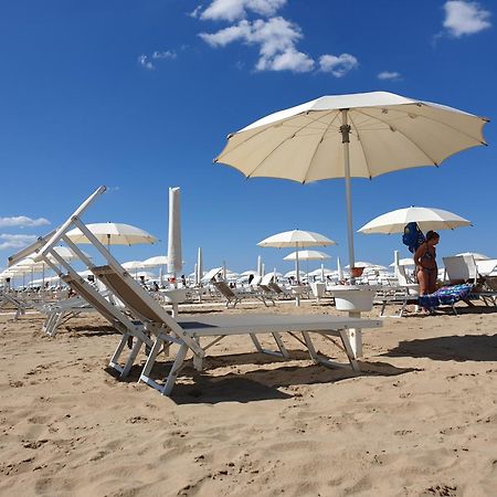 Hotel Kim Rimini Eksteriør billede