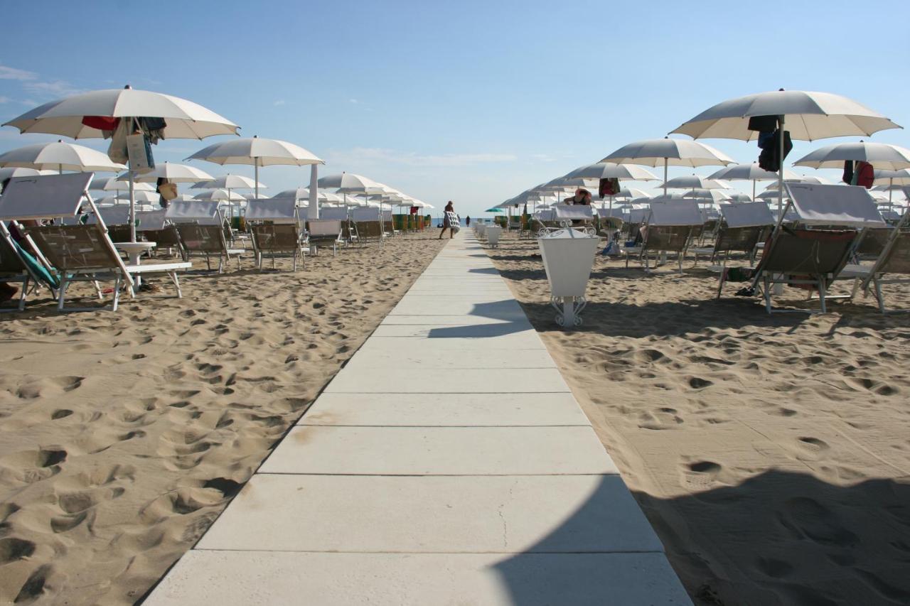 Hotel Kim Rimini Eksteriør billede